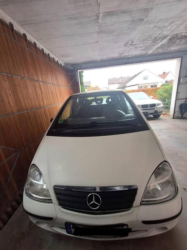 Weiß Gebraucht 1999 Mercedes A140 Kleinwagen | 1.390 € (Fairer Preis) - Bild 1/4