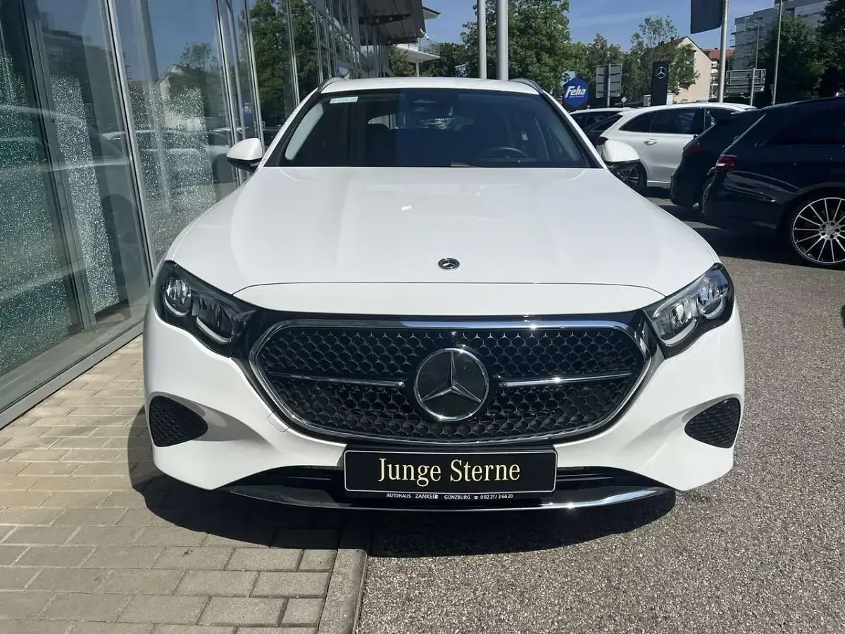 Gebraucht Mercedes E220 Avantgarde 197 PS (144 kW) 2025 Unilack polarweiß Kombi