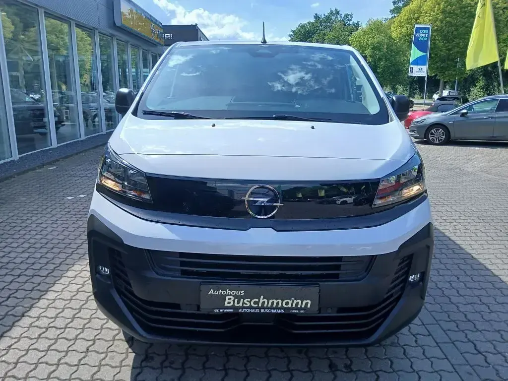 Neu Opel Vivaro-e Combi S 120 PS (88 kW) 2026 Weiß Van / Kleinbus