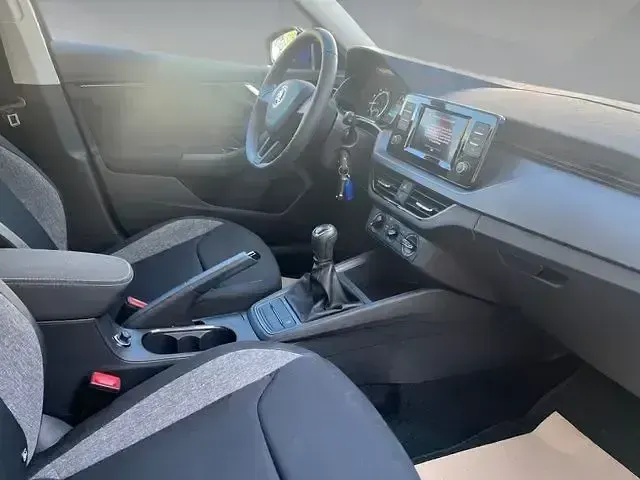 Occasion Skoda Scala Active 95 ch (69 kW) 2019 Bleue Citadine