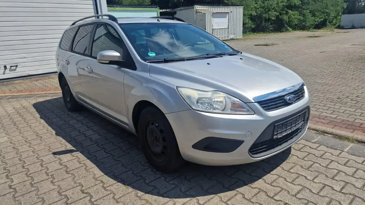 Gebraucht Ford Focus 101 PS (74 kW) 2010 Silber Kombi