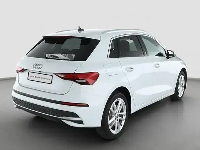 Gebraucht Audi A3 Advanced Plus 116 PS (85 kW) 2025 Gletscherweiß metallic Limousine