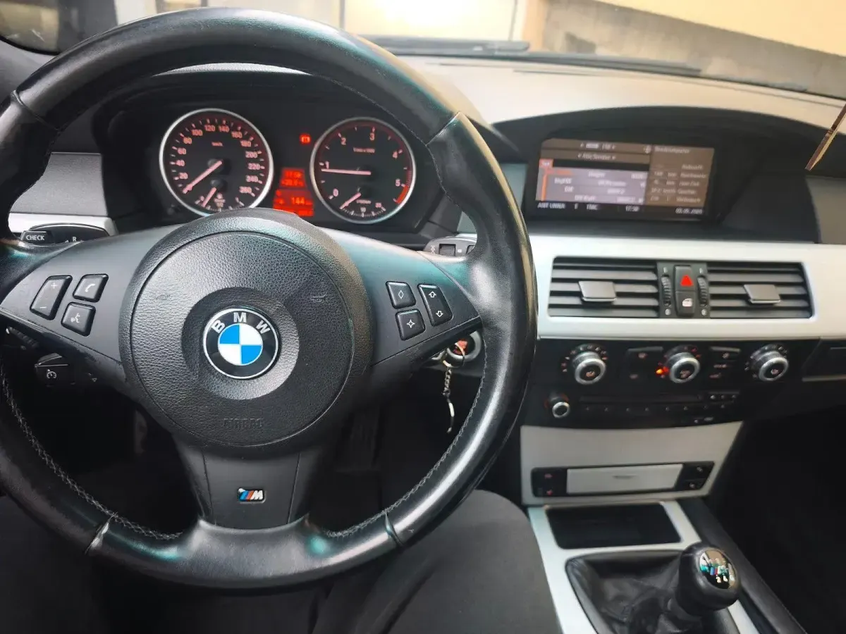 Gebraucht BMW 520 M Sport 177 PS (130 kW) 2007 Schwarz Kombi