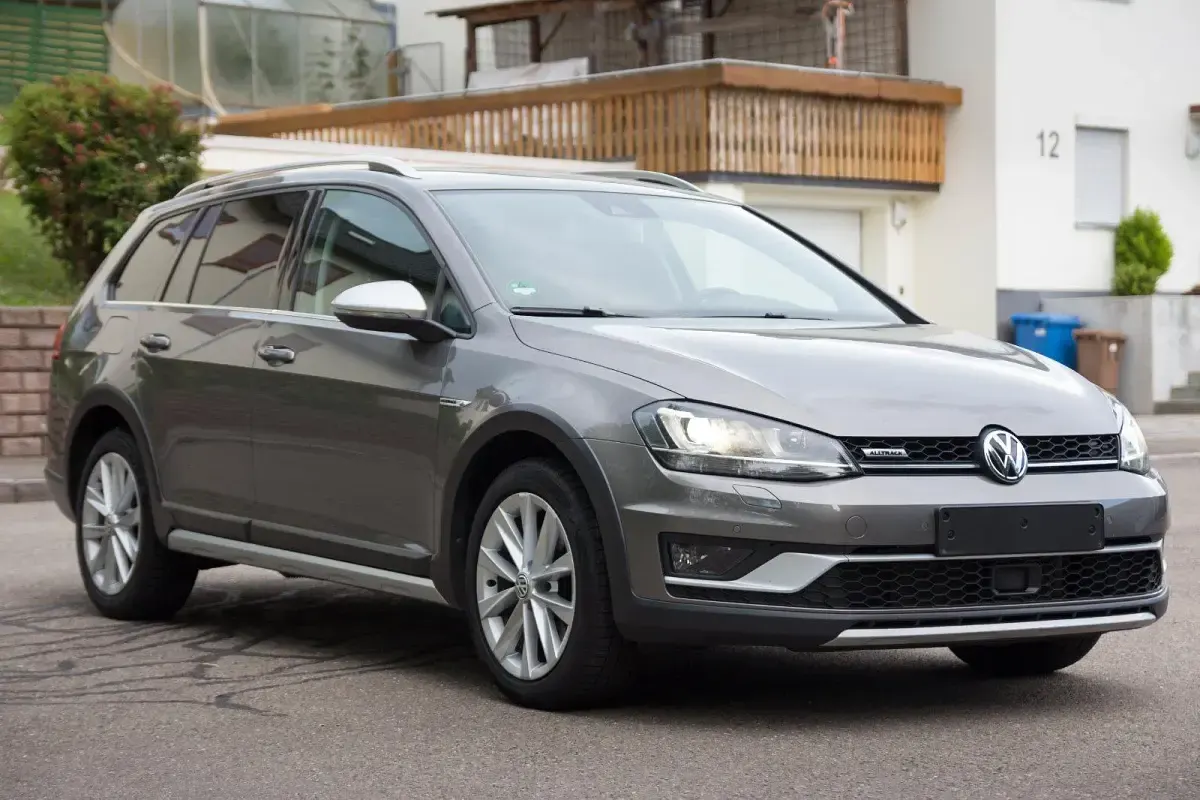 Gebraucht VW Golf Alltrack 184 PS (135 kW) 2015 Grau Kombi
