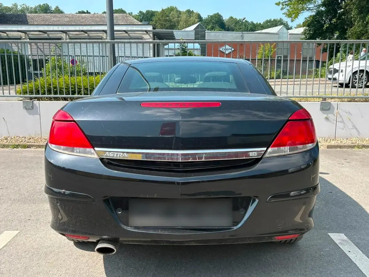 Gebraucht Opel Astra 125 PS (91 kW) 2009 Schwarz Cabrio