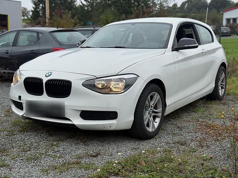 Gebraucht BMW 116 116 PS (85 kW) 2014 Weiß Kleinwagen