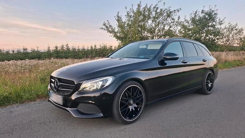 Schwarz Gebraucht 2015 Mercedes C200 Kombi | 12.500 € - Bild 1/4