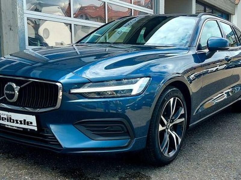 Gebraucht Volvo V60 Core 197 PS (144 kW) 2022 Blau Kombi