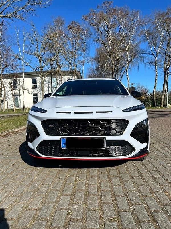 Weiß Gebraucht 2023 Hyundai Kona N Performance SUV | 29.990 € (Superpreis) - Bild 1/4