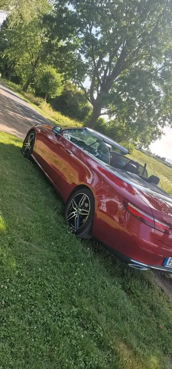 Gebraucht Mercedes E220 194 PS (142 kW) 2018 Rot Cabrio