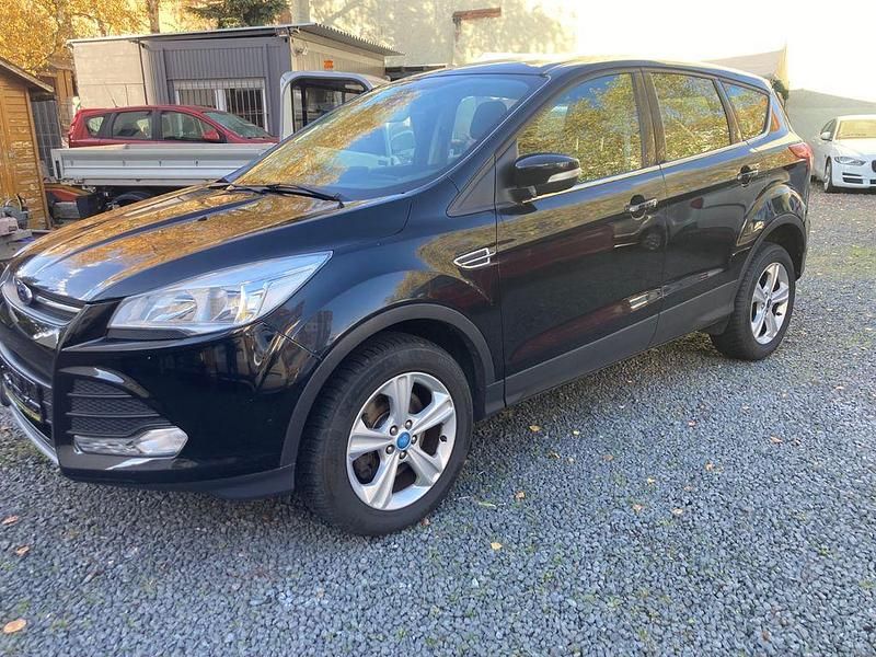 Gebraucht Ford Kuga Trend 150 PS (110 kW) 2015 Schwarz SUV