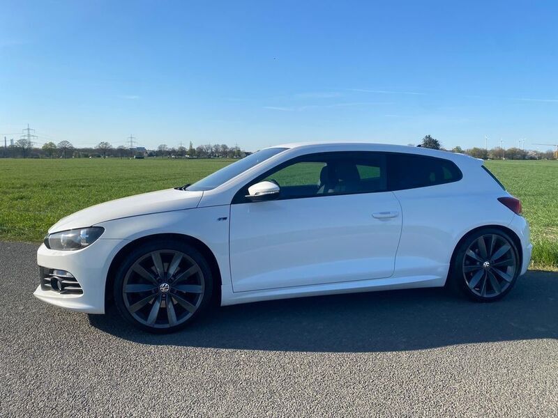 Weiß Gebraucht 2012 VW Scirocco R-line Coupé | 10.790 € (Fairer Preis) - Bild 1/4