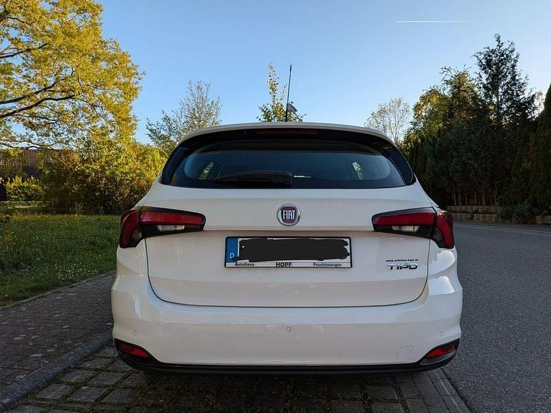 Usado Fiat Tipo 120 CV (88 kW) 2019 Blanco Familiar