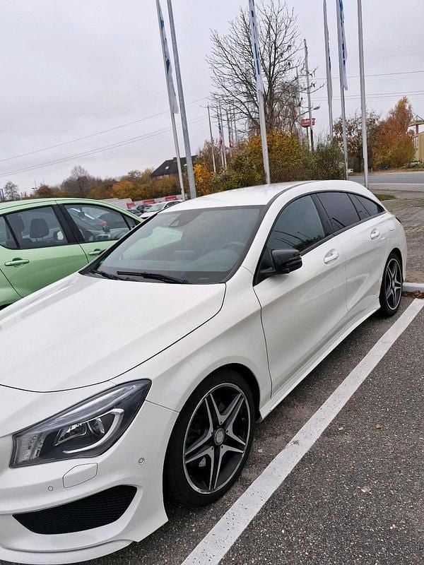 Gebraucht Mercedes CLA220 AMG line 177 PS (130 kW) 2016 Weiß Limousine