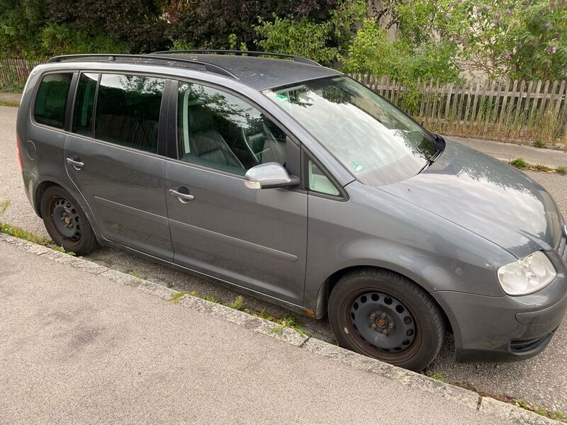 Gebraucht VW Touran Highline 150 PS (110 kW) 2004 Grau Van / Kleinbus