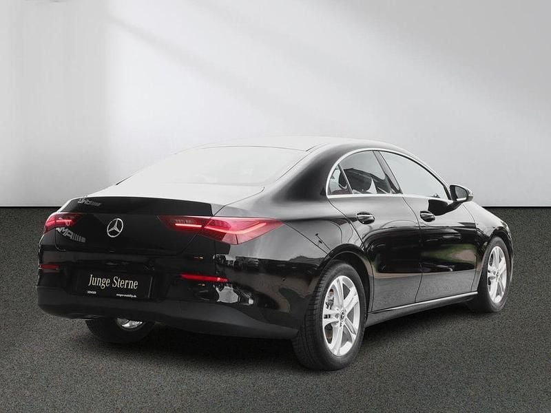 Gebraucht Mercedes CLA180 136 PS (100 kW) 2024 Unilack nachtschwarz Limousine
