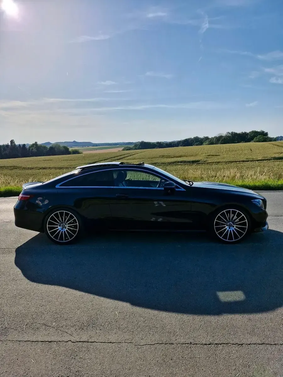 Gebraucht Mercedes E350 AMG 258 PS (189 kW) 2018 Schwarz Coupé