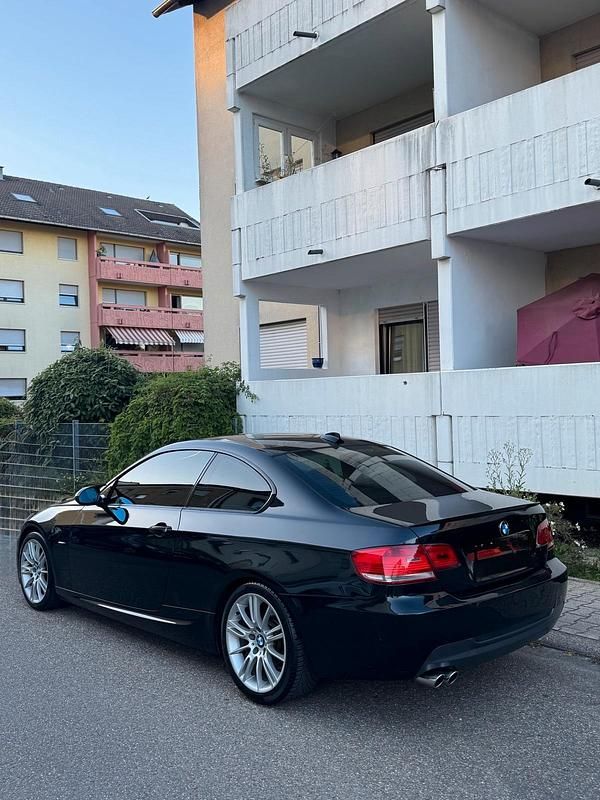 Schwarz Gebraucht 2007 BMW 325 M Sport Coupé | 7.999 € (Fairer Preis) - Bild 1/4