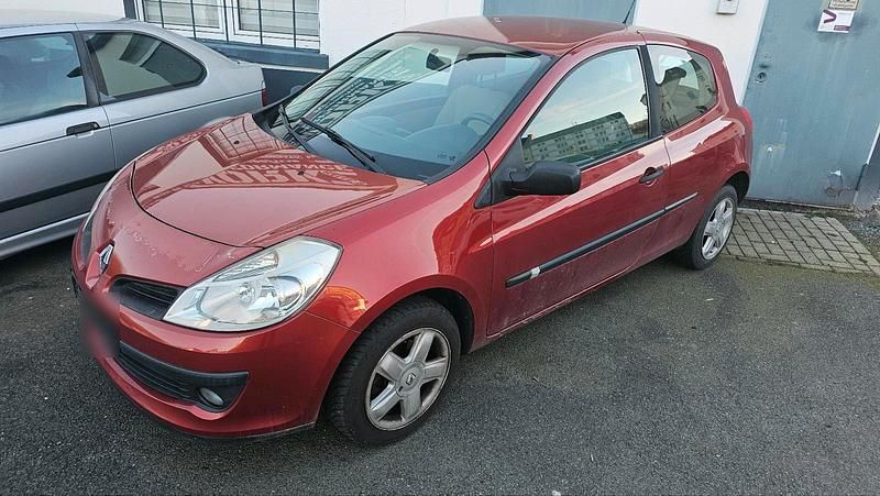 Gebraucht Renault Clio II 75 PS (55 kW) 2005 Rot Kleinwagen