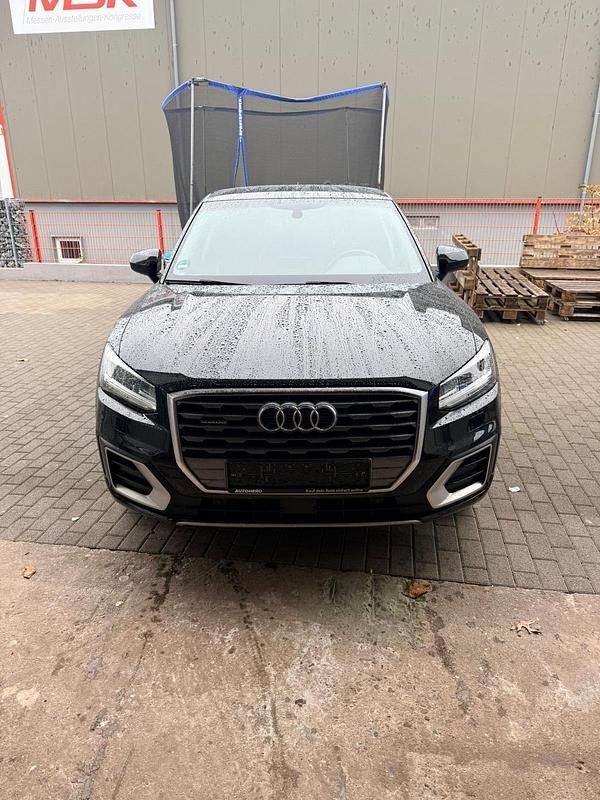 Schwarz Gebraucht 2017 Audi Q2 SUV | 17.000 € (Guter Preis) - Bild 1/4