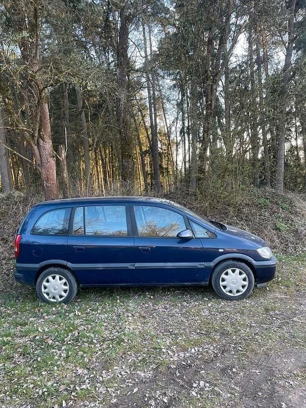 Gebraucht Opel Zafira 101 PS (74 kW) 2002 Blau Van / Kleinbus