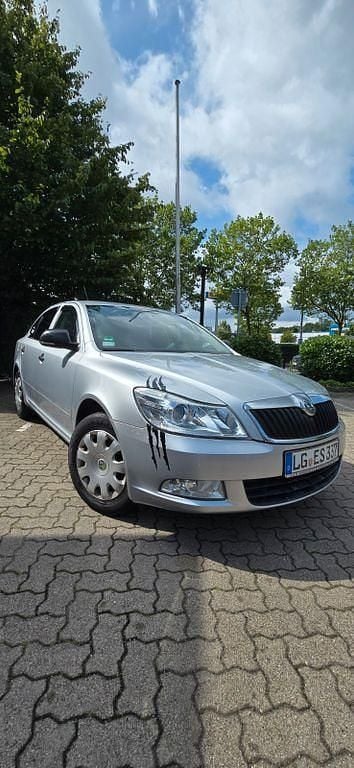Silber Gebraucht 2009 Skoda Octavia Elegance Limousine | 4.599 € (Superpreis) - Bild 1/4