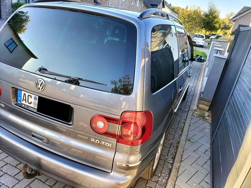 Gebraucht VW Sharan 140 PS (102 kW) 2010 Grau Van / Kleinbus