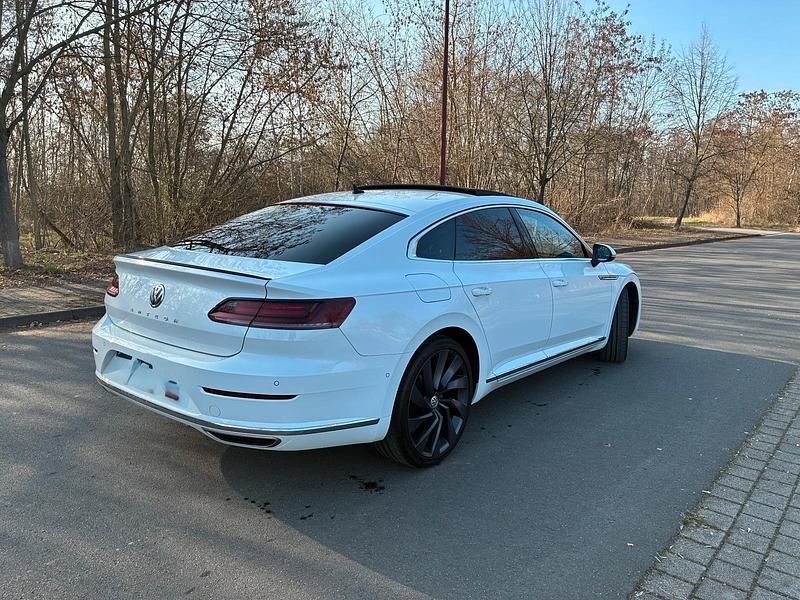 Gebraucht VW Arteon R-line 190 PS (139 kW) 2018 Weiß Kleinwagen