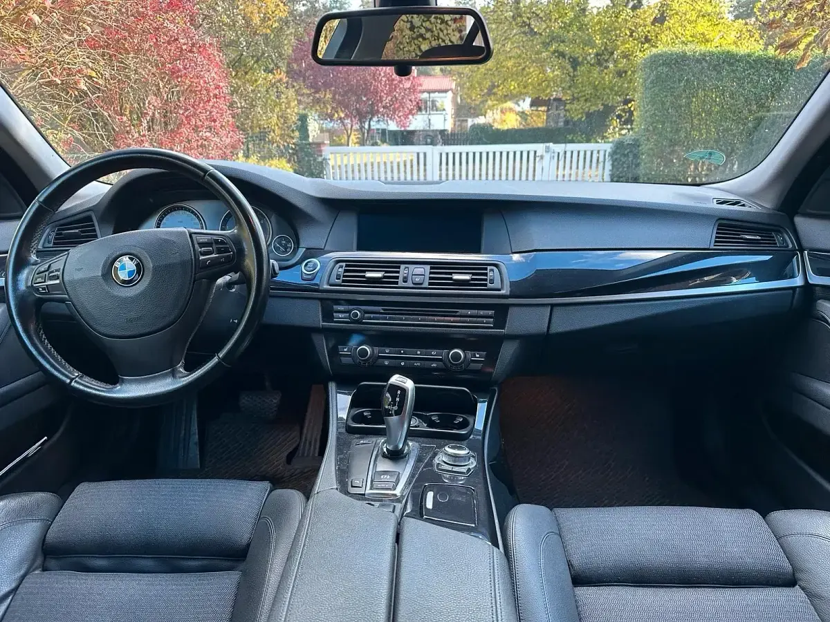 Gebraucht BMW 525 204 PS (150 kW) 2011 Schwarz Kombi