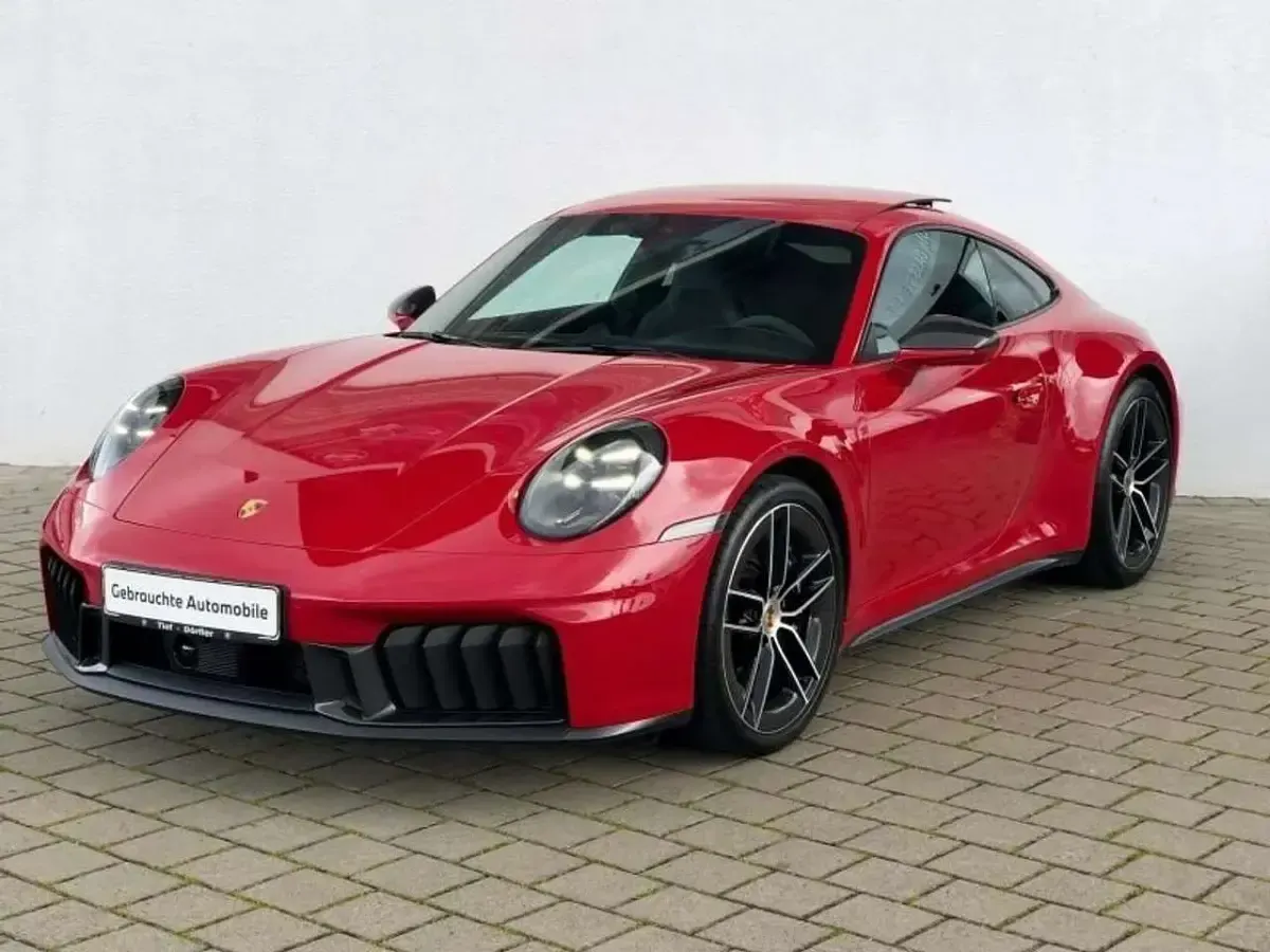 Gebraucht Porsche 992 Chrono 541 PS (397 kW) 2025 Rot Coupé