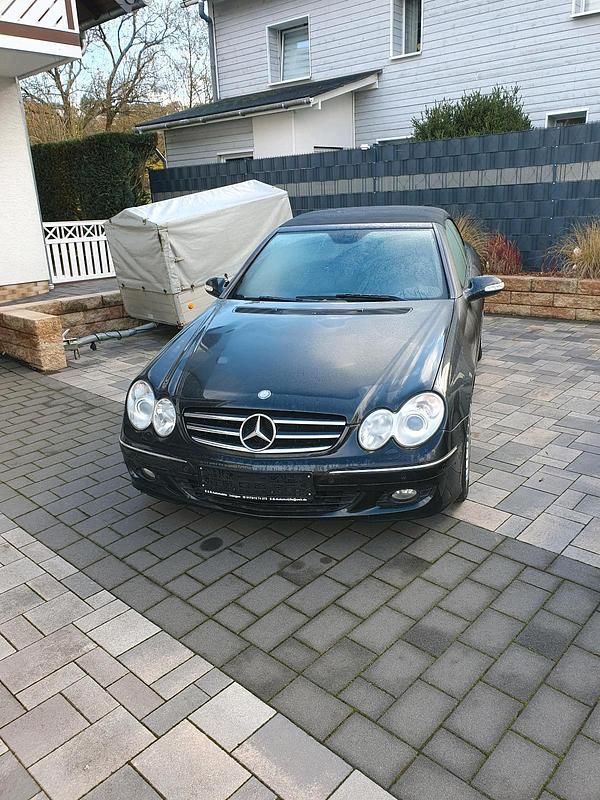 Schwarz Gebraucht 2006 Mercedes CLK350 Cabrio | 13.600 € (Teuer) - Bild 1/4
