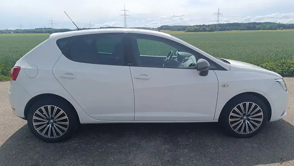 Gebraucht Seat Ibiza CONNECT 90 PS (66 kW) 2015 Weiß Limousine