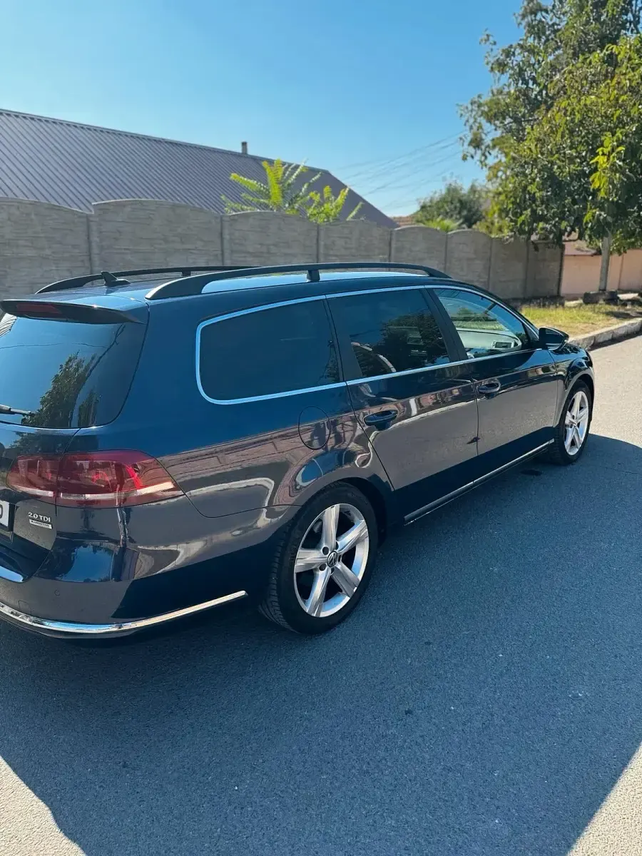 Gebraucht VW Passat 140 PS (102 kW) 2012 Blau Kombi