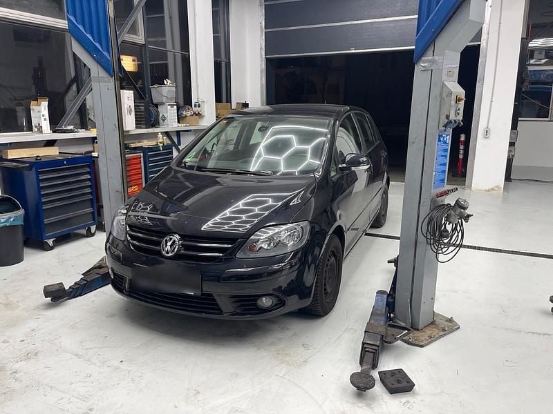 Schwarz Gebraucht 2008 VW Golf V Limousine | 2.800 € (Guter Preis) - Bild 1/4