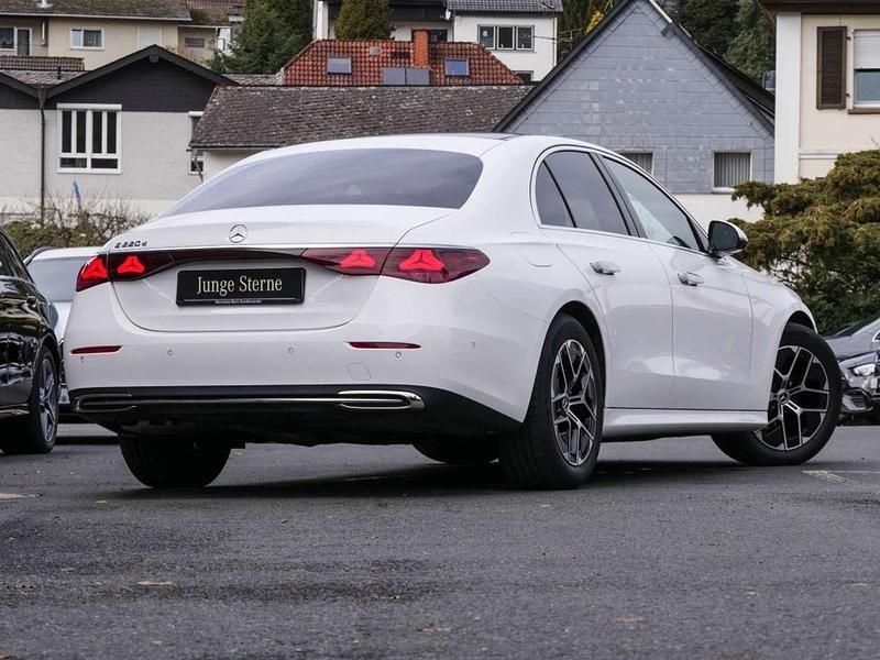 Gebraucht Mercedes E220 Avantgarde 197 PS (144 kW) 2025 Weiss unilack polarweiß uni Limousine