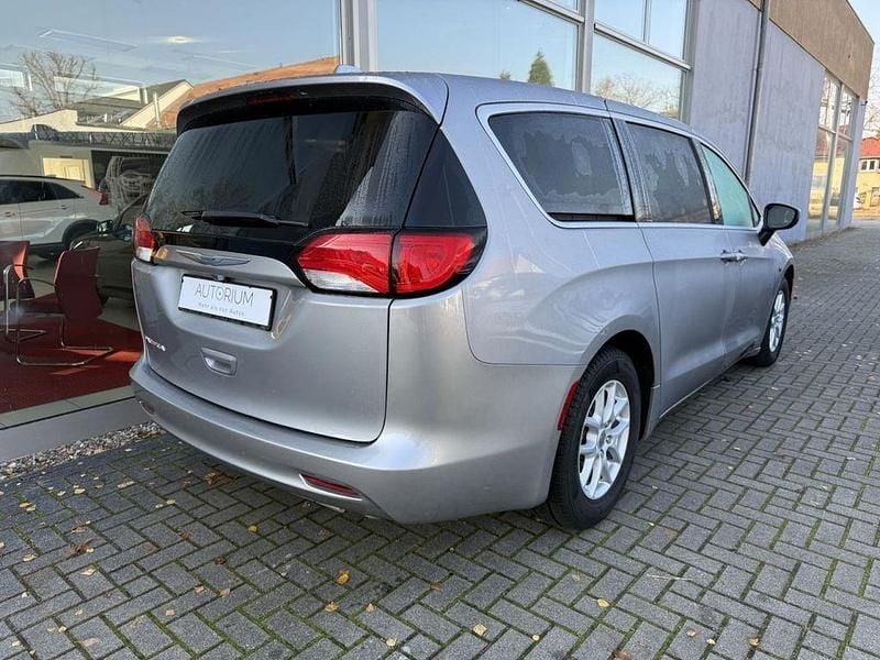 Gebraucht Chrysler Pacifica 291 PS (214 kW) 2017 Silber Van / Kleinbus