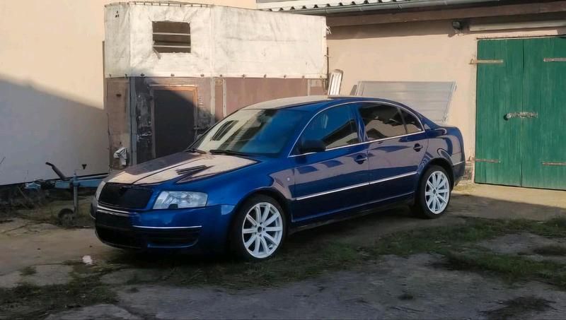 Blau Gebraucht 2003 Skoda Superb Limousine | 1.300 € (Superpreis) - Bild 1/4