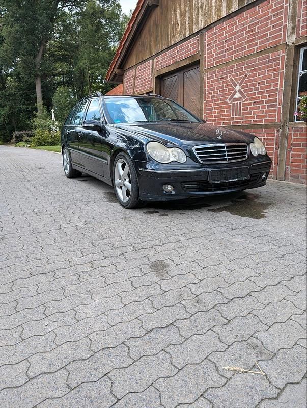 Schwarz Gebraucht 2005 Mercedes C200 Kombi | 1.950 € (Guter Preis) - Bild 1/4