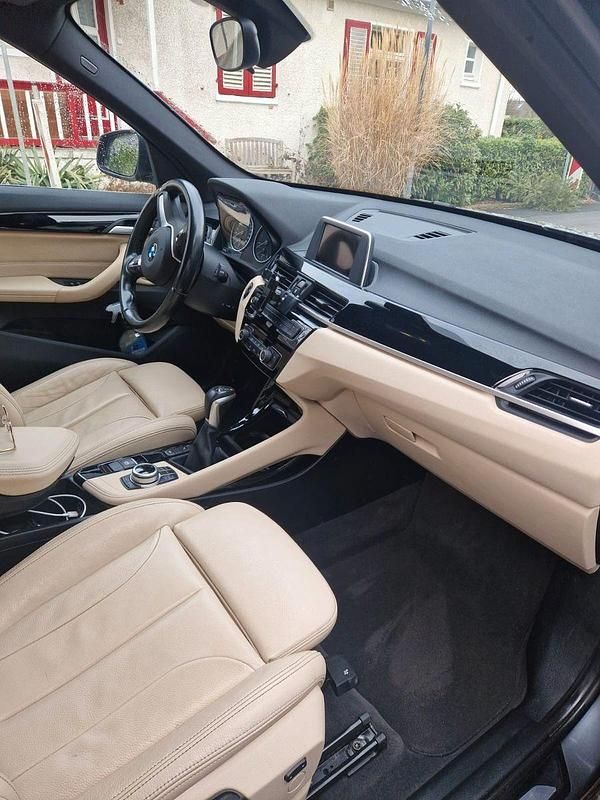 Gebraucht BMW X1 M Sport 192 PS (141 kW) 2016 Grau SUV