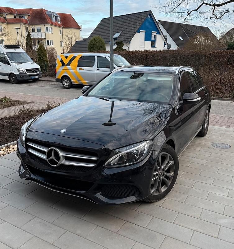 Gebraucht Mercedes C180 156 PS (114 kW) 2014 Schwarz Kombi