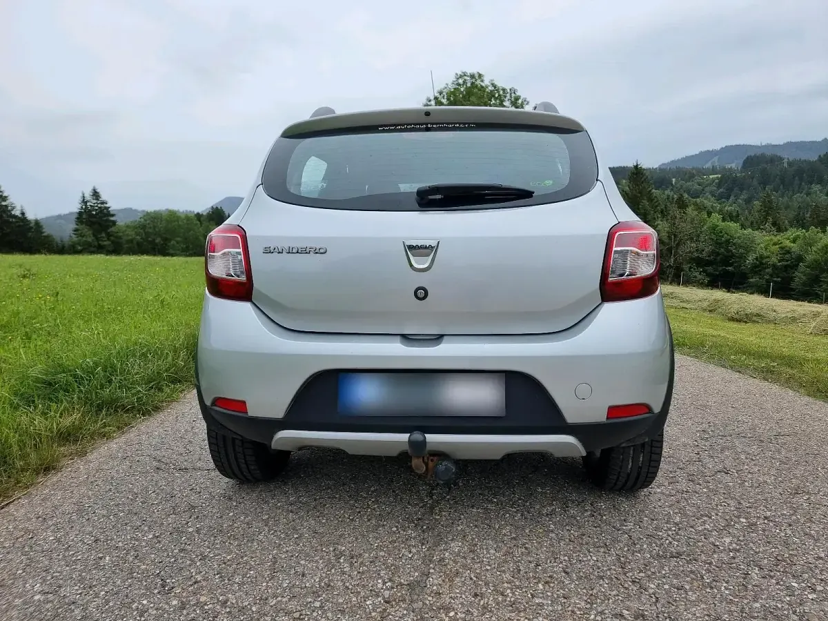 Gebraucht Dacia Sandero Ambiance 75 PS (55 kW) 2015 Grau Kleinwagen