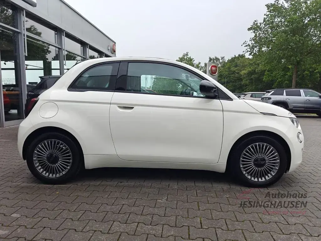 Neu Fiat 500C Icon 65 PS (47 kW) 2026 Gelato weiß Cabrio