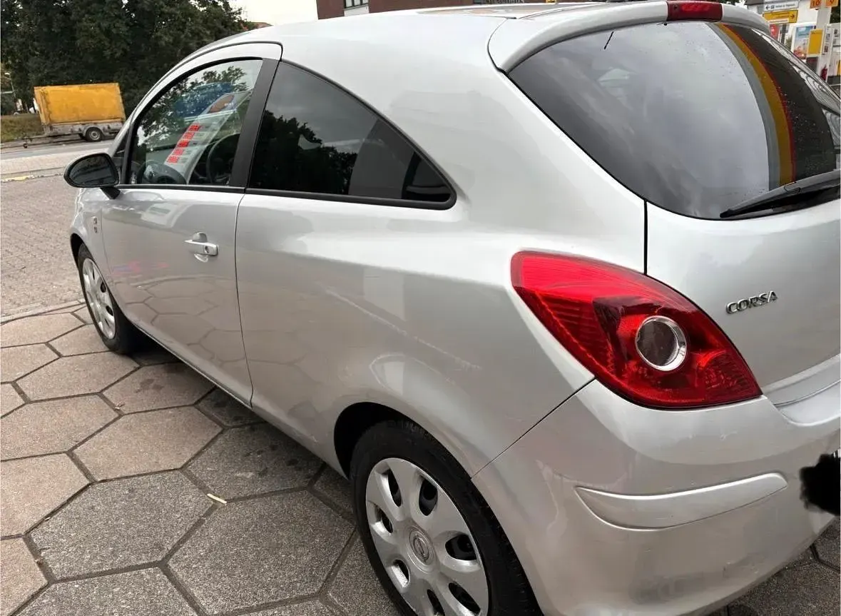 Używany Opel Corsa 69 KM (50 kW) 2010 Szary Hatchback
