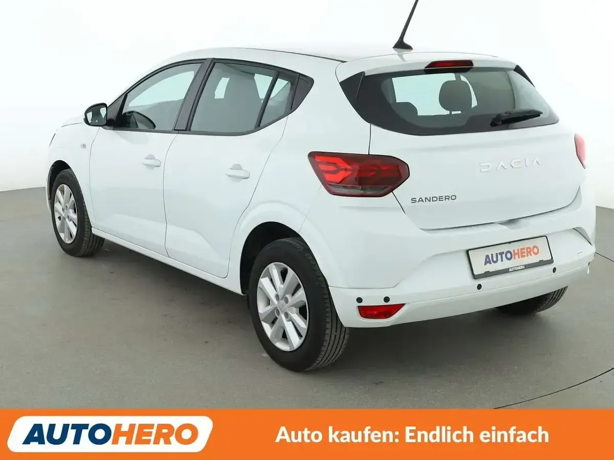 Gebraucht Dacia Sandero Expression 91 PS (66 kW) 2024 Weiß Limousine