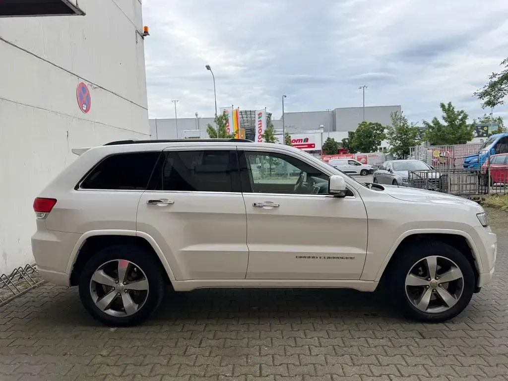 Gebraucht Jeep Grand Cherokee Overland 250 PS (183 kW) 2016 Weiß SUV