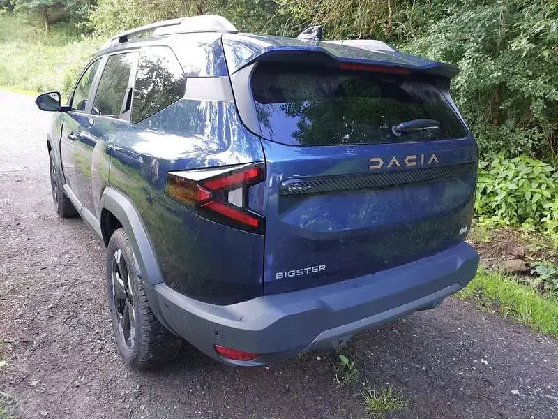 Neu Dacia Bigster Journey 140 PS (102 kW) 2026 Blau SUV