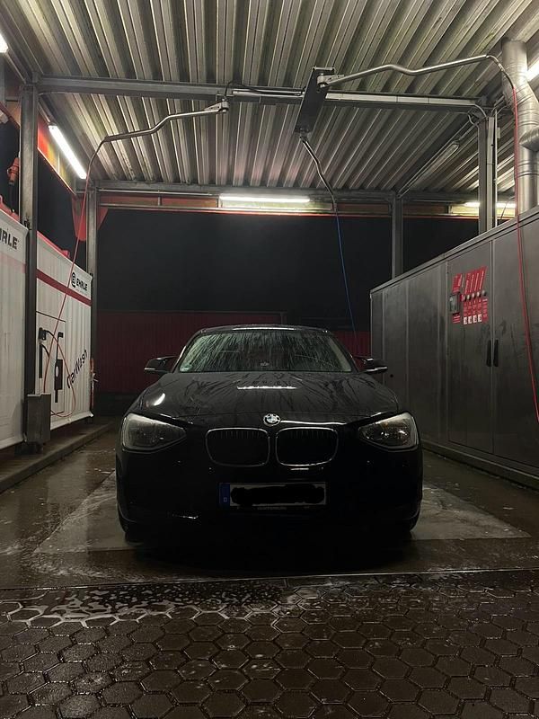 Schwarz Gebraucht 2013 BMW 116 Kleinwagen | 7.500 € (Teuer) - Bild 1/4