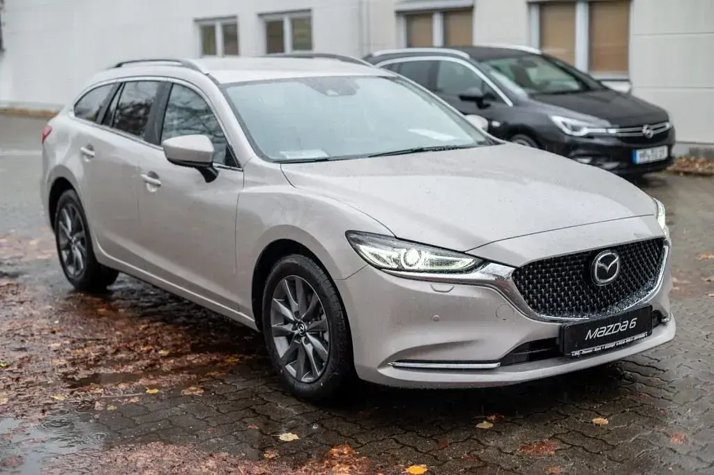 Gebraucht Mazda 6 Center-Line 165 PS (121 kW) 2023 Andere farbe Kombi