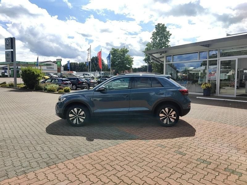 Gebraucht VW T-Roc Move 116 PS (85 kW) 2024 Petroleum blue (metallic) SUV