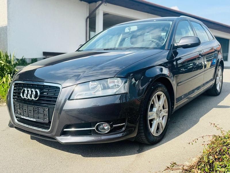 Gebraucht Audi A3 Attraction 105 PS (77 kW) 2012 Grau Kleinwagen